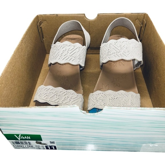 Skechers New Women’s Beverlee-Timeless Touch Wedge Sandal – Size 11 - Picture 10 of 12